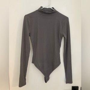 SO Grey Ribbed Long Sleeve Bodysuit Size Medium - Women | Color: Grey | Size: M